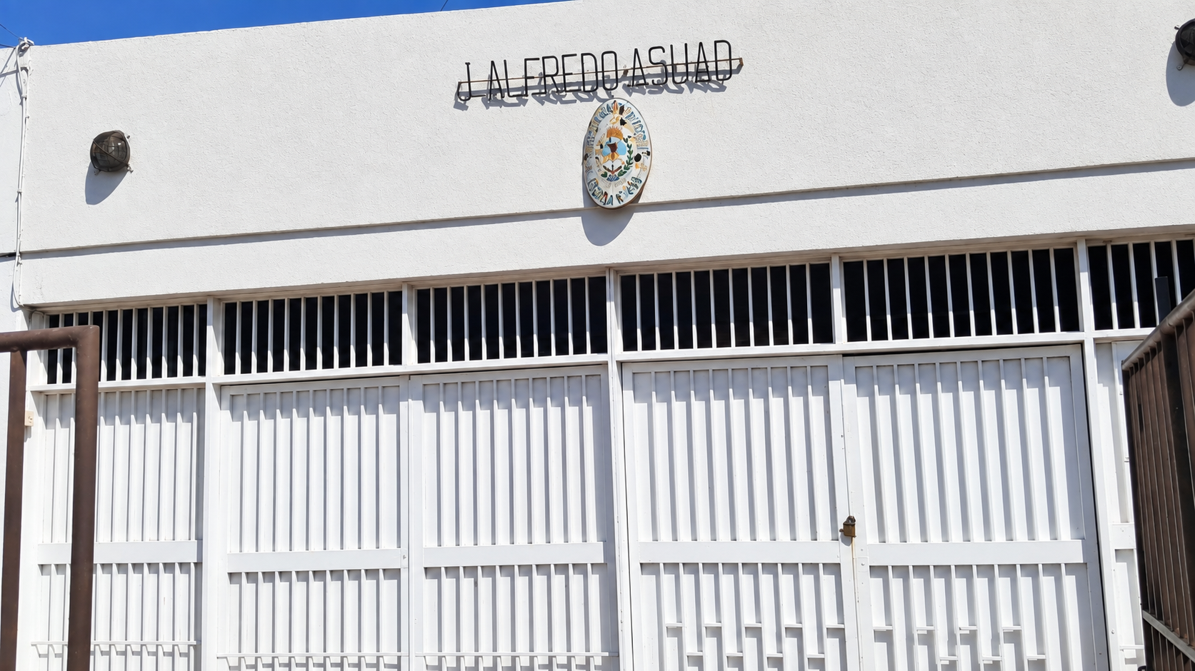 Grave denuncia en una escuela del barrio Caridi: investigan a un maestro por presuntos abusos