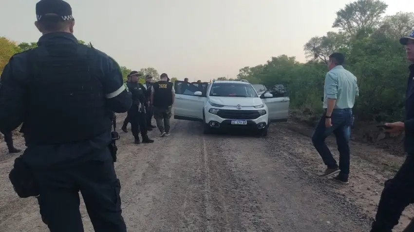 Puerto Tirol: persecución tras el robo de una camioneta terminó con un detenido entre los pastizales