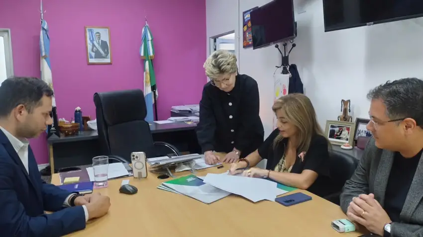Educación y la UCP fortalecen su vínculo con nuevos convenios para prácticas, investigación y bienestar estudiantil