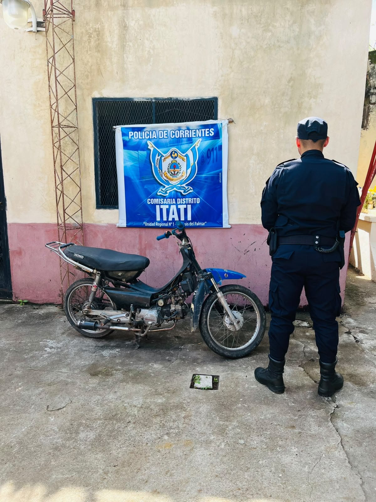 La Policía secuestro una motocicleta que presentaba adulteración en el estampado alfa numérico