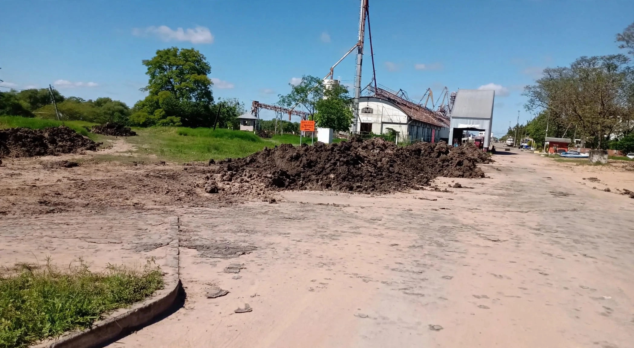El Puerto de Barranqueras refuerza sectores ante la creciente del río Paraná
