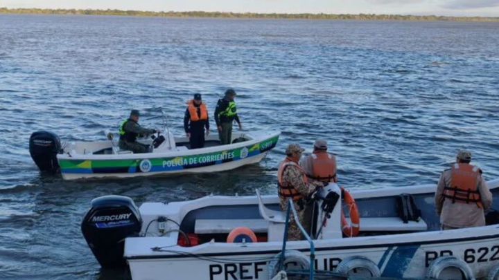 Buscan a dos peones desaparecidos en el río Paraná en medio de la creciente en Corrientes